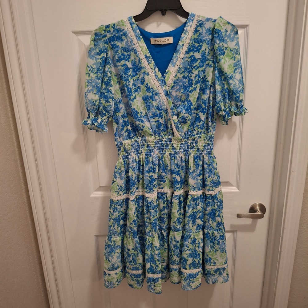 TAYLOR‎ Women's Floral Dress Blue Green Short Sleeve Smocked Waist Tiered Sz 16
